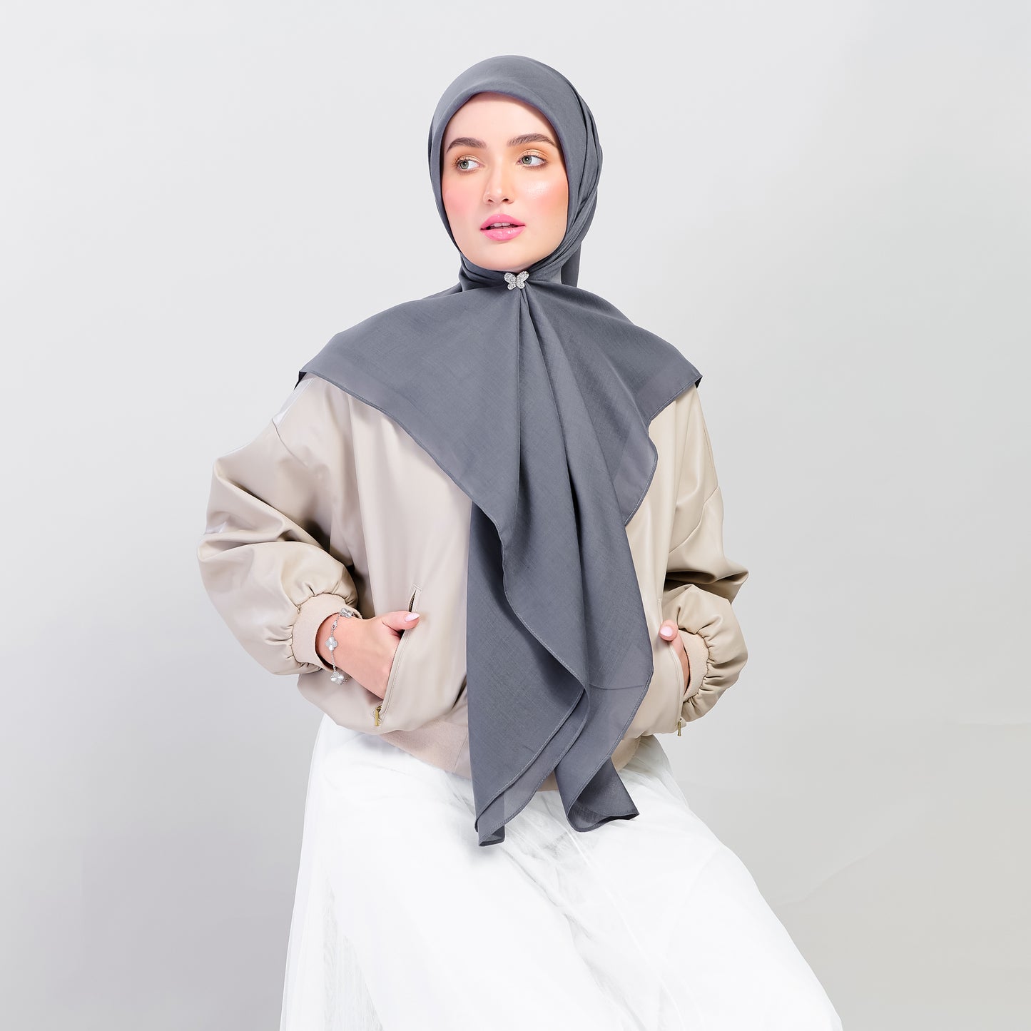 Bawal Dian in Dark Grey