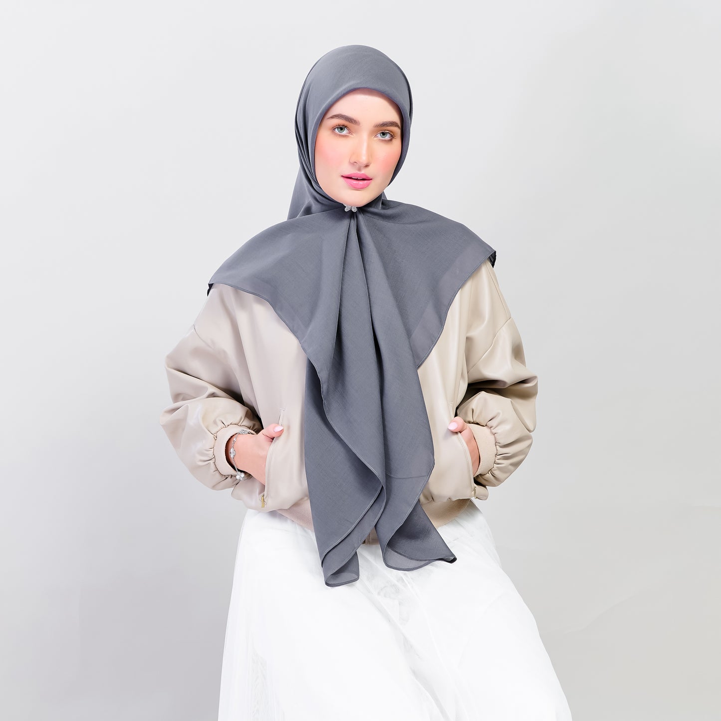 Bawal Dian in Dark Grey