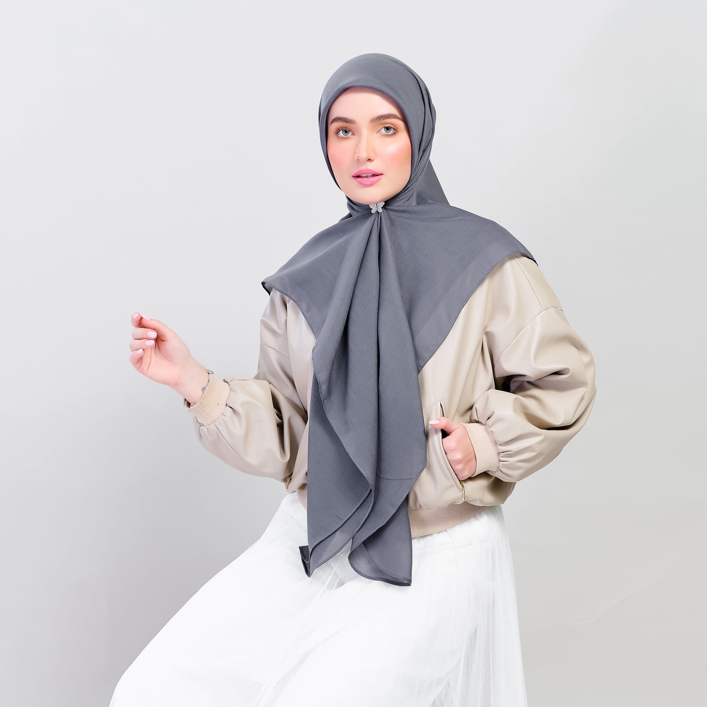 Bawal Dian in Dark Grey