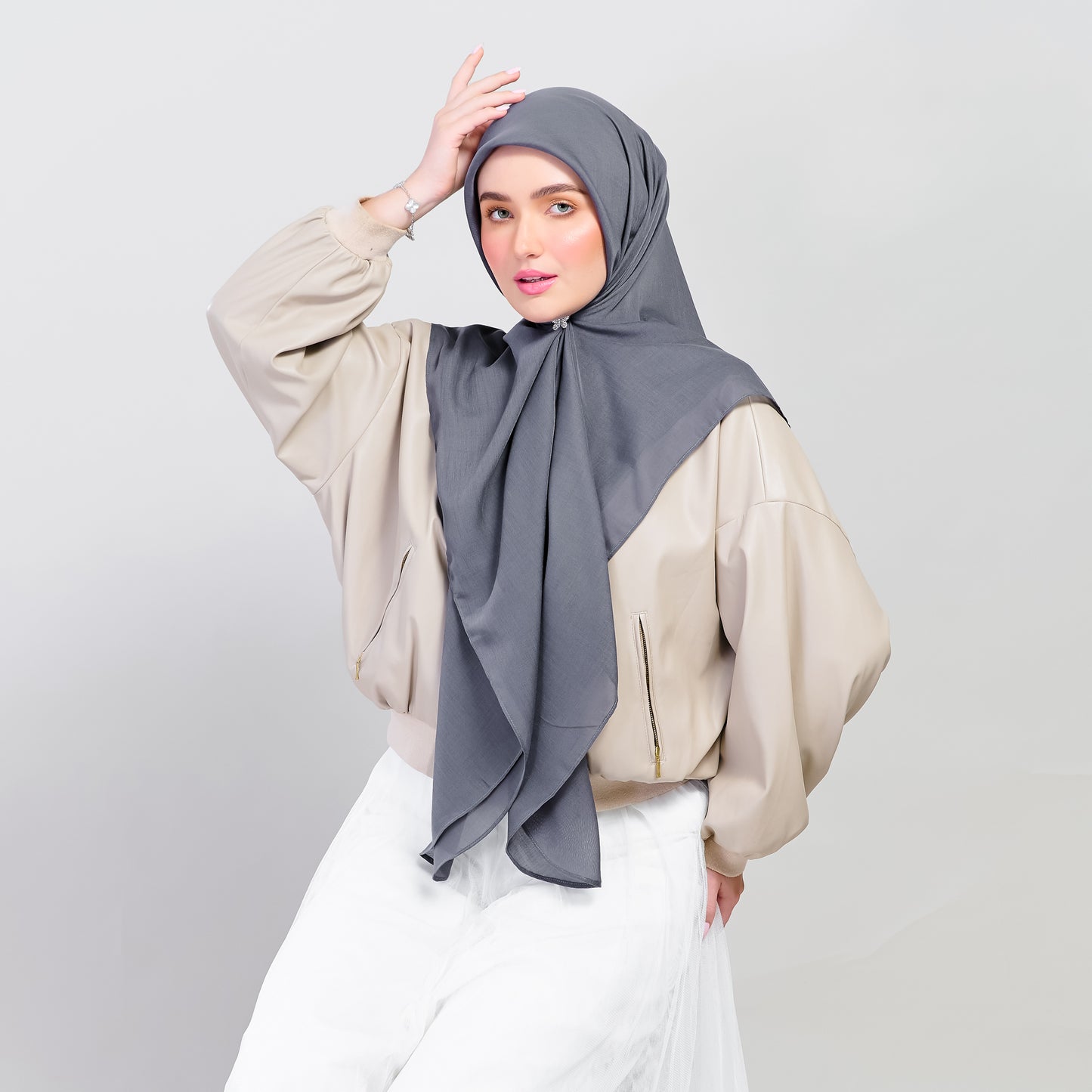 Bawal Dian in Dark Grey