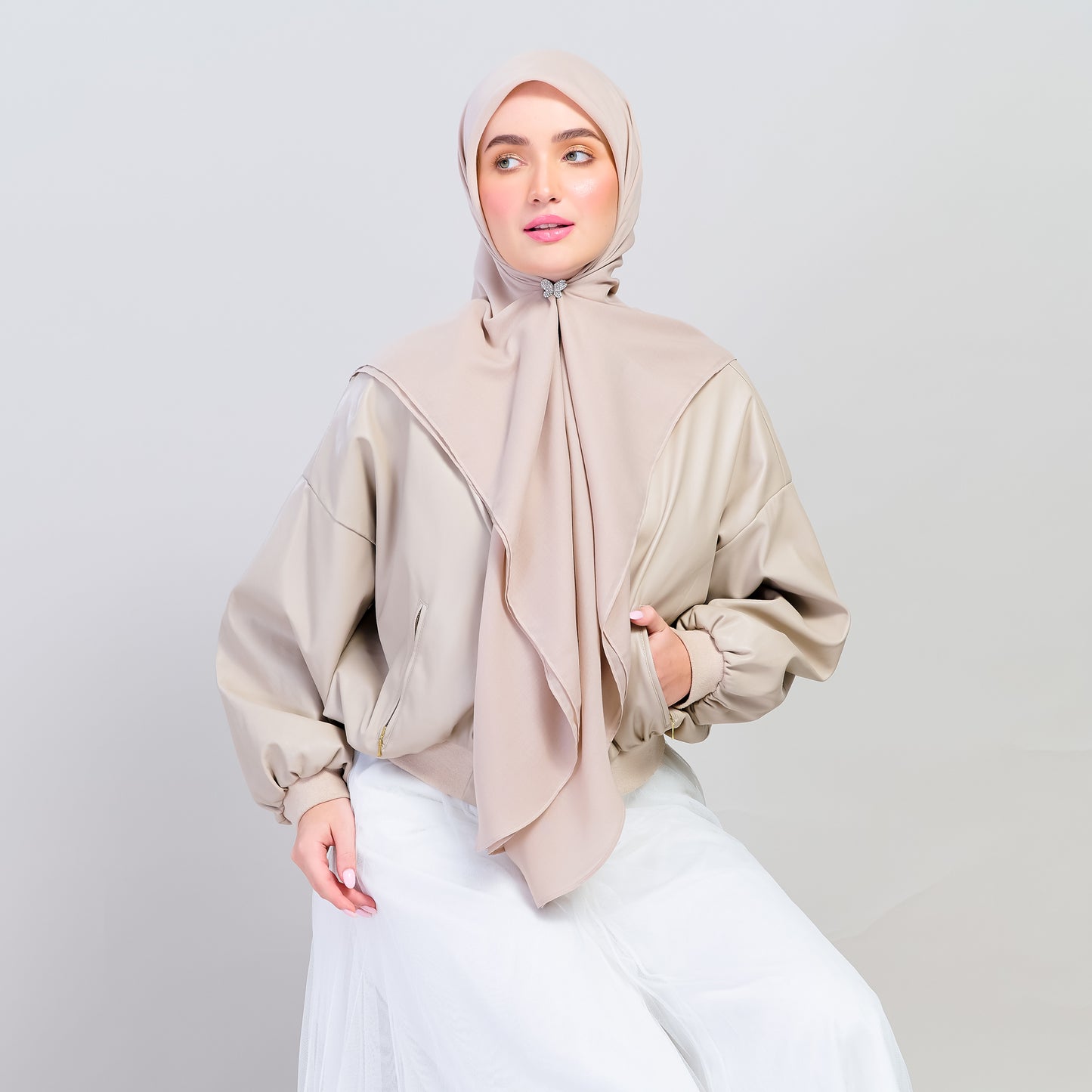 Bawal Dian in Natural Taupe