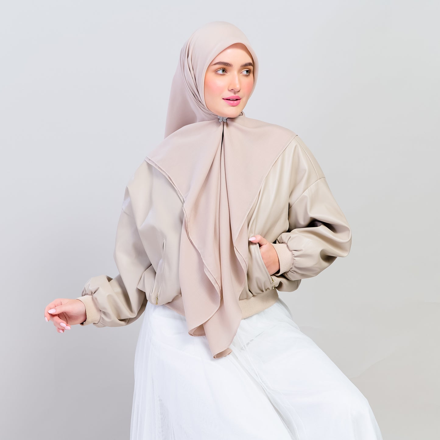 Bawal Dian in Natural Taupe