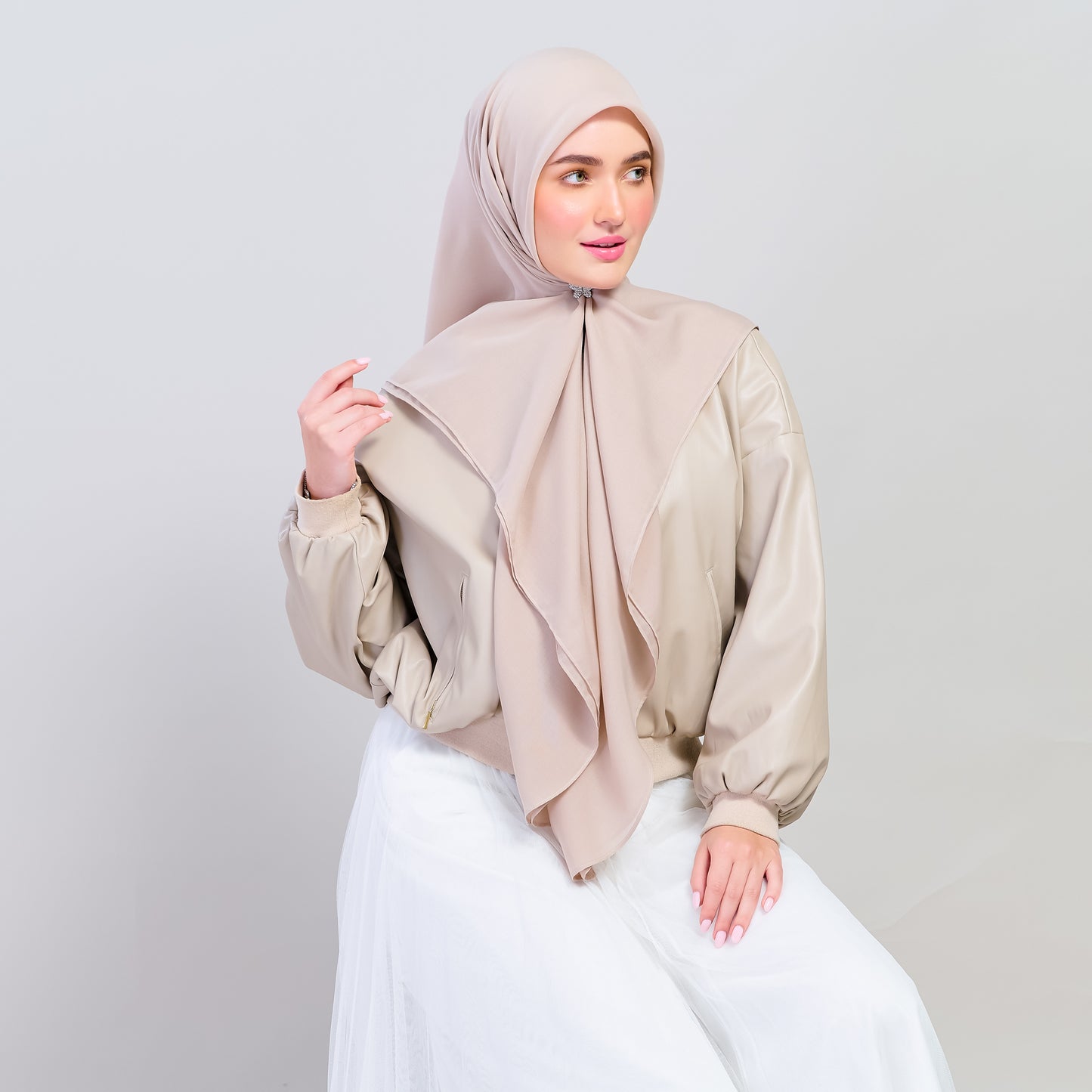 Bawal Dian in Natural Taupe