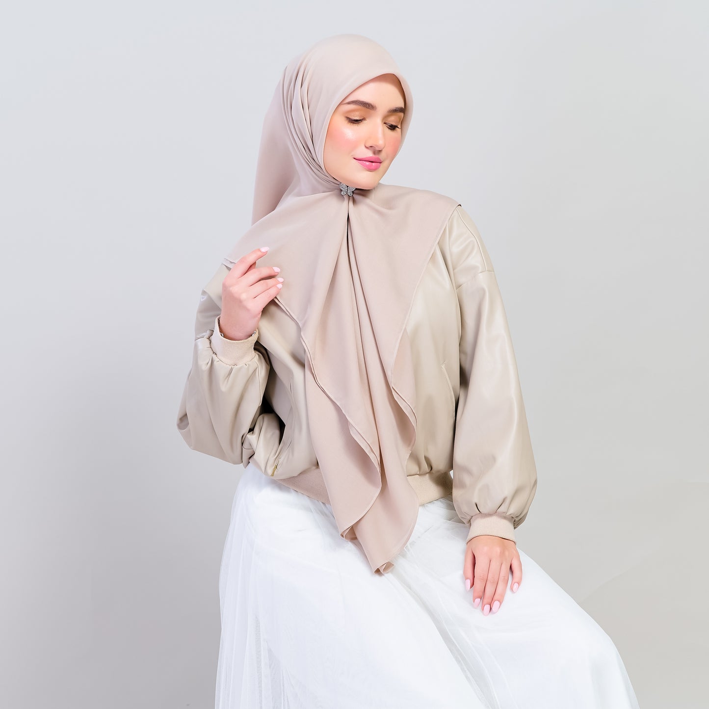 Bawal Dian in Natural Taupe