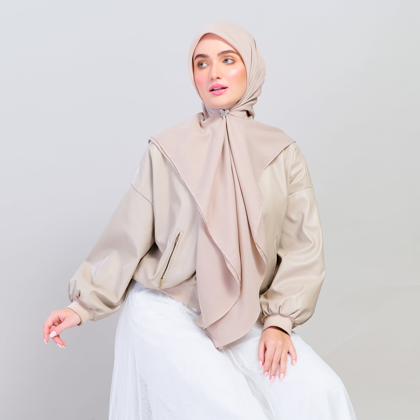 Bawal Dian in Natural Taupe