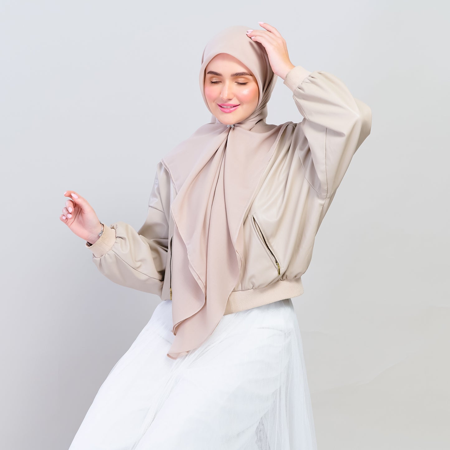 Bawal Dian in Natural Taupe