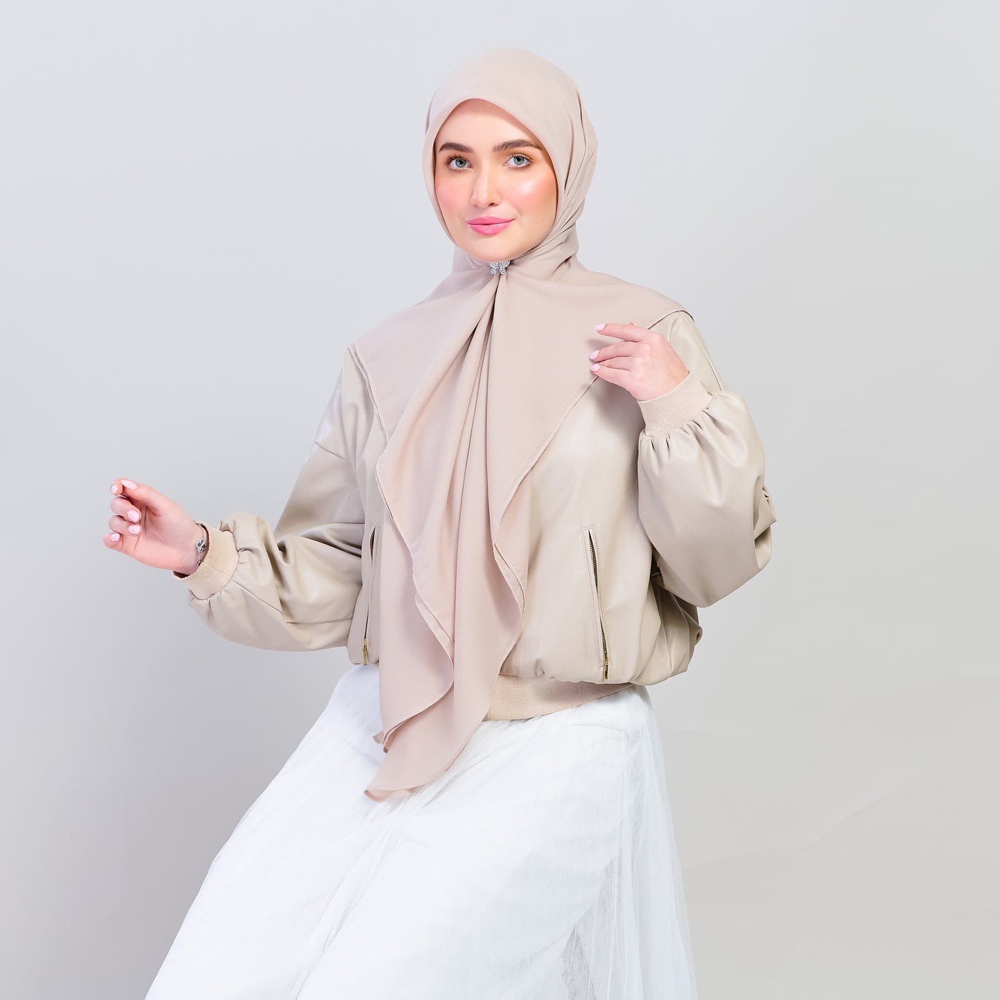 Bawal Dian in Natural Taupe