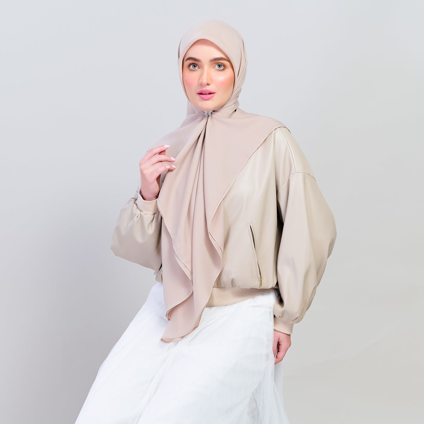 Bawal Dian in Natural Taupe