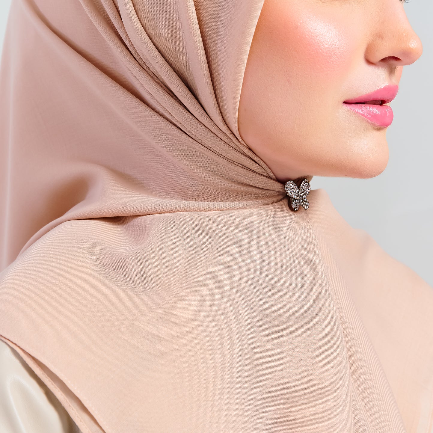 Bawal Dian in Warm Nude