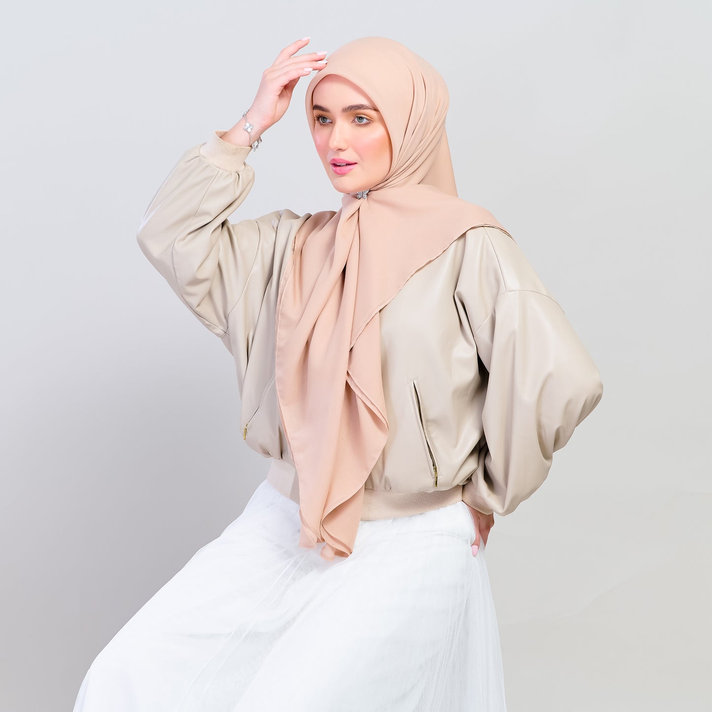 Bawal Dian in Warm Nude