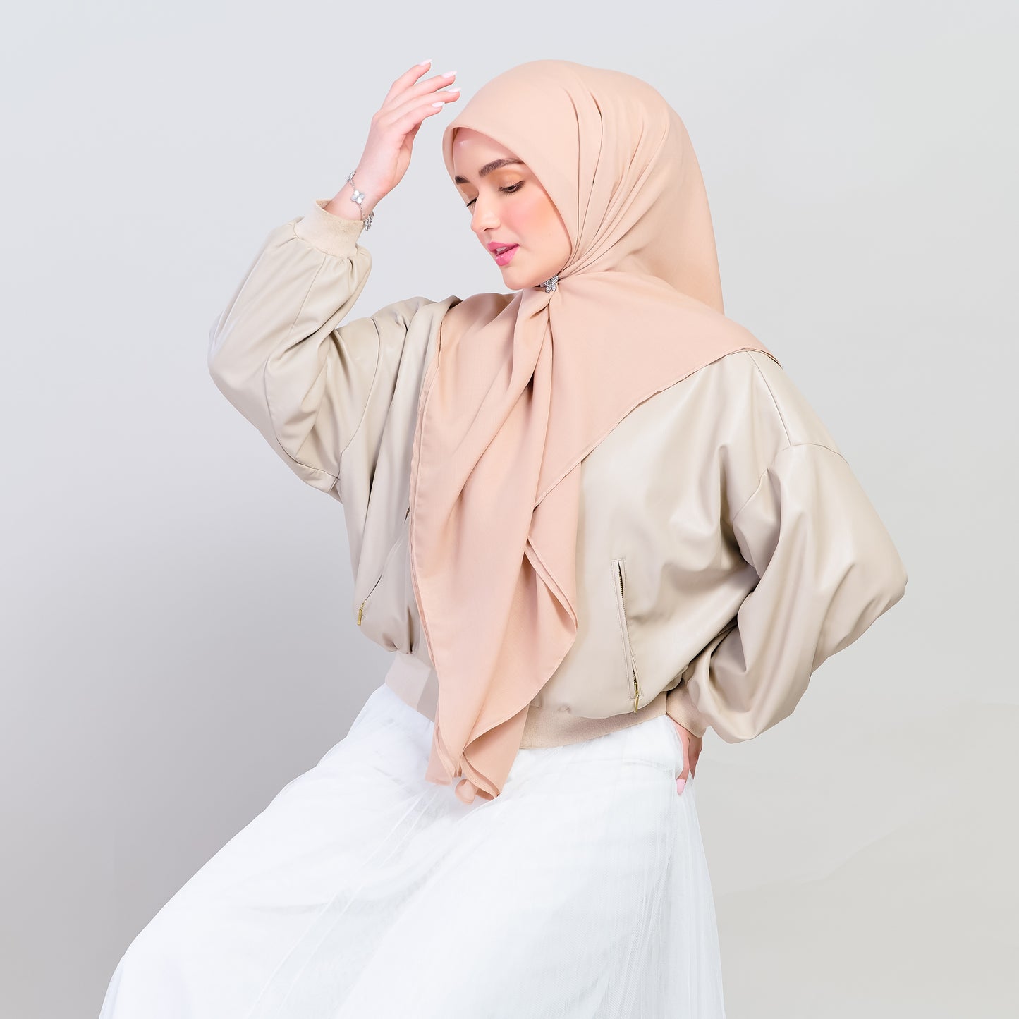 Bawal Dian in Warm Nude