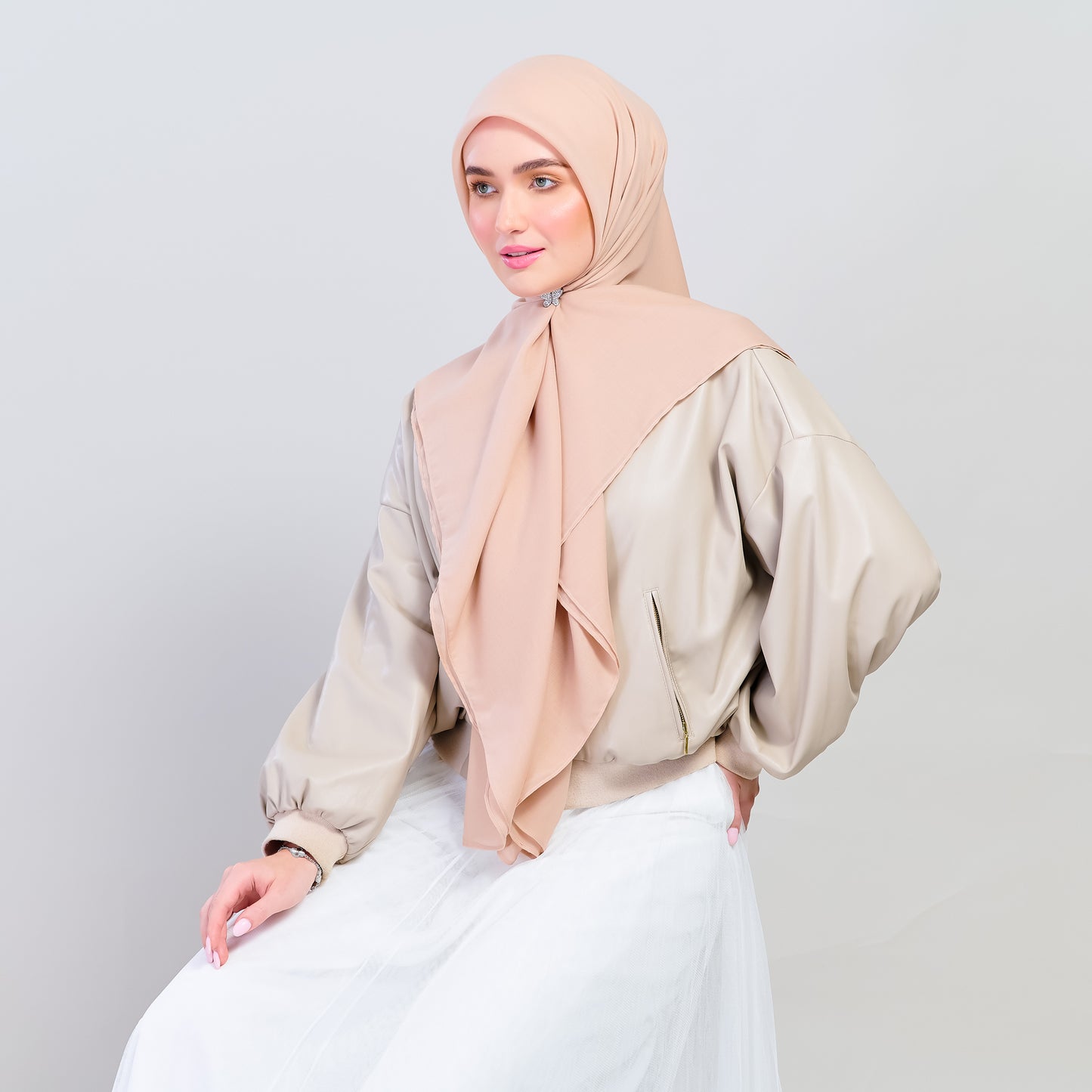 Bawal Dian in Warm Nude