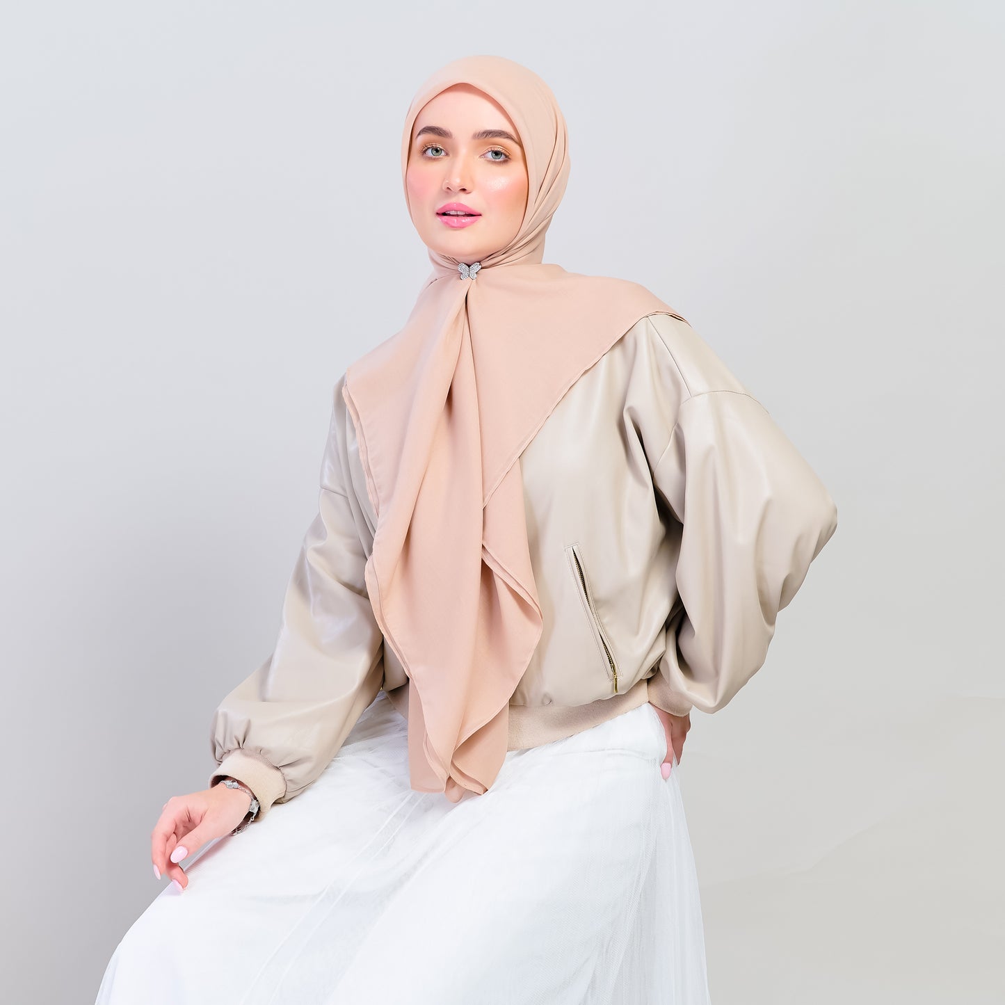 Bawal Dian in Warm Nude