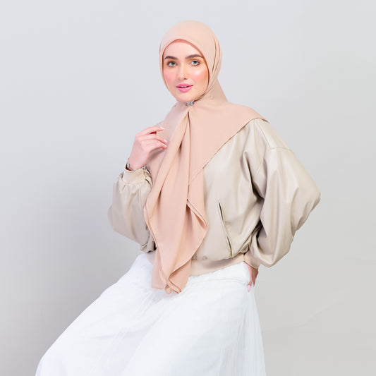 Bawal Dian in Warm Nude