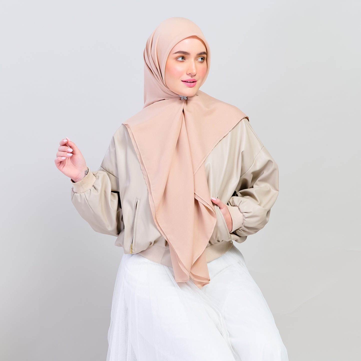 Bawal Dian in Warm Nude