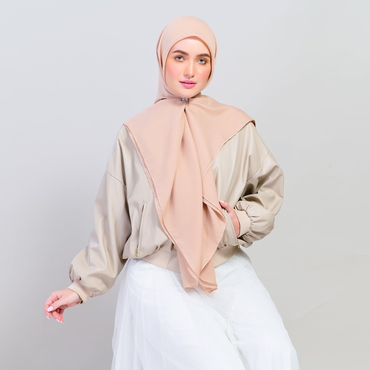 Bawal Dian in Warm Nude