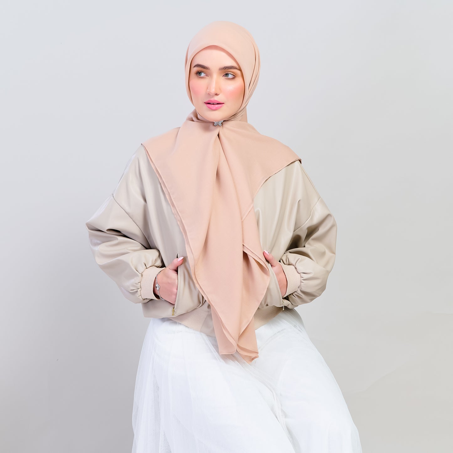 Bawal Dian in Warm Nude