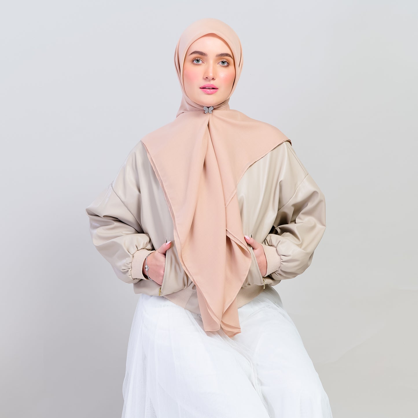 Bawal Dian in Warm Nude