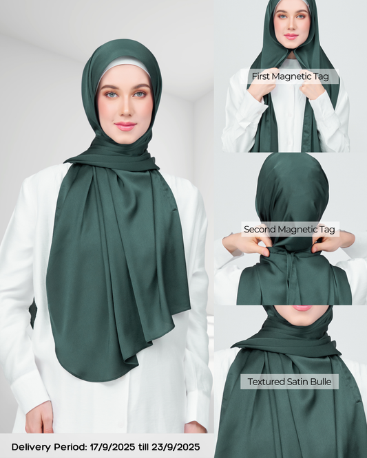 Instant Tag n' Go Shawl | Satin Bulle in Emerald Green