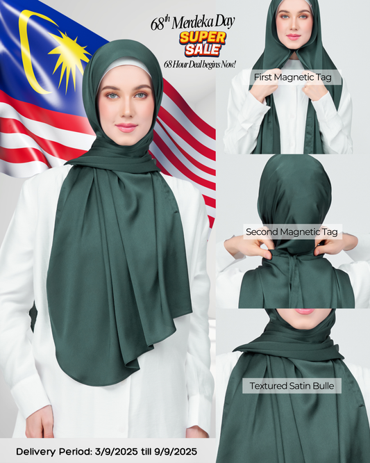Instant Tag n' Go Shawl | Satin Bulle in Emerald Green