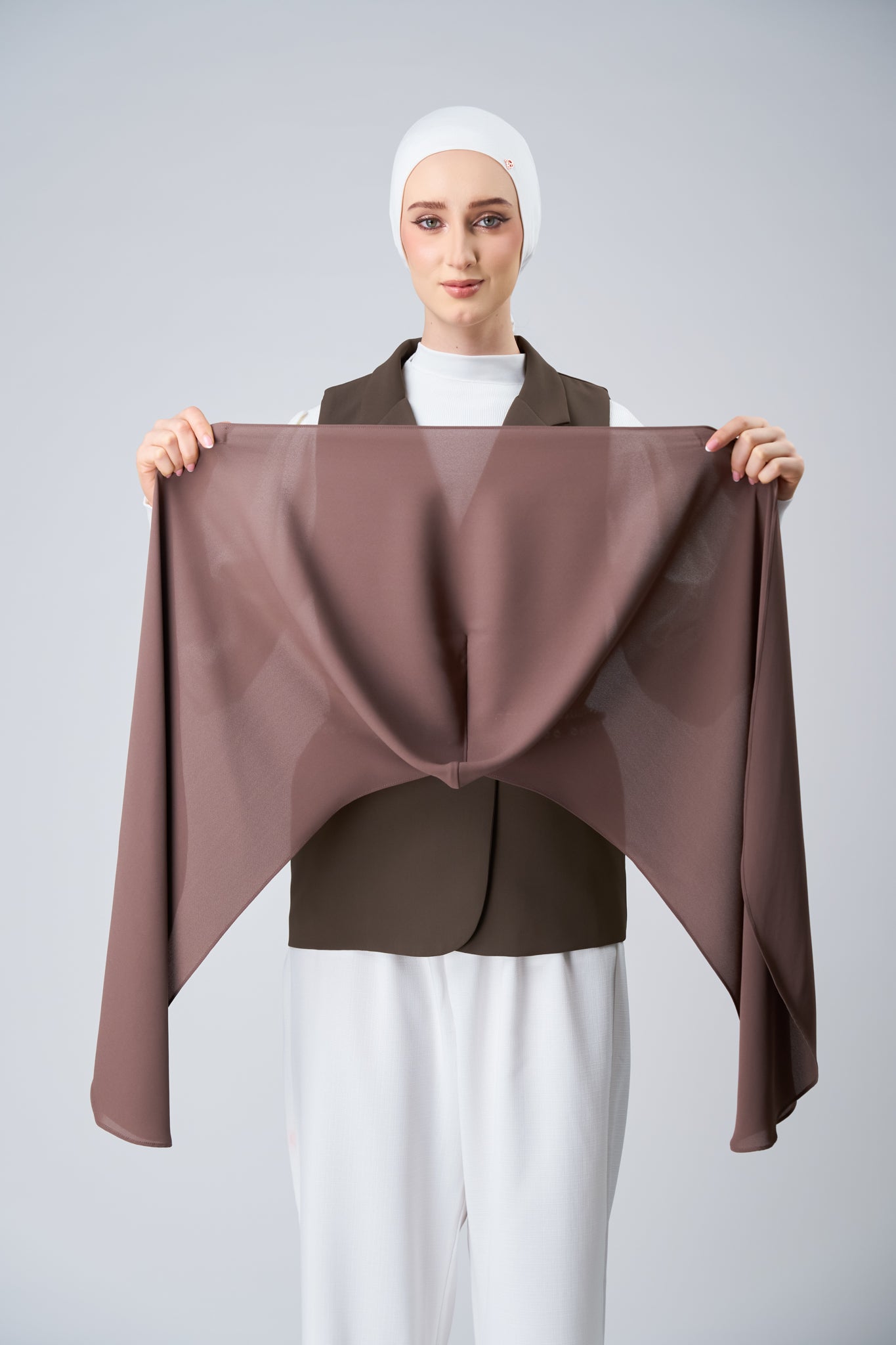 HoodX Curve in Espresso [Korean Chiffon]