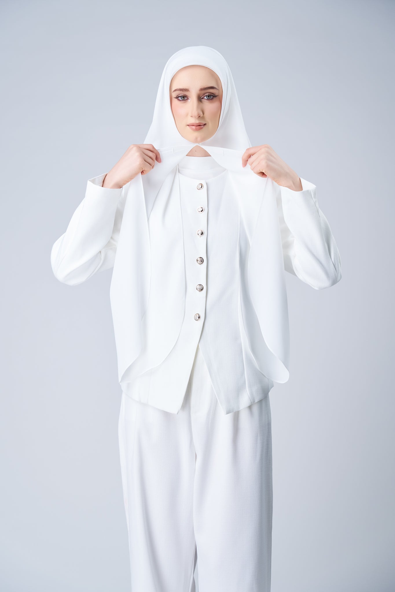 HoodX Curve in Pearl White [Korean Chiffon]