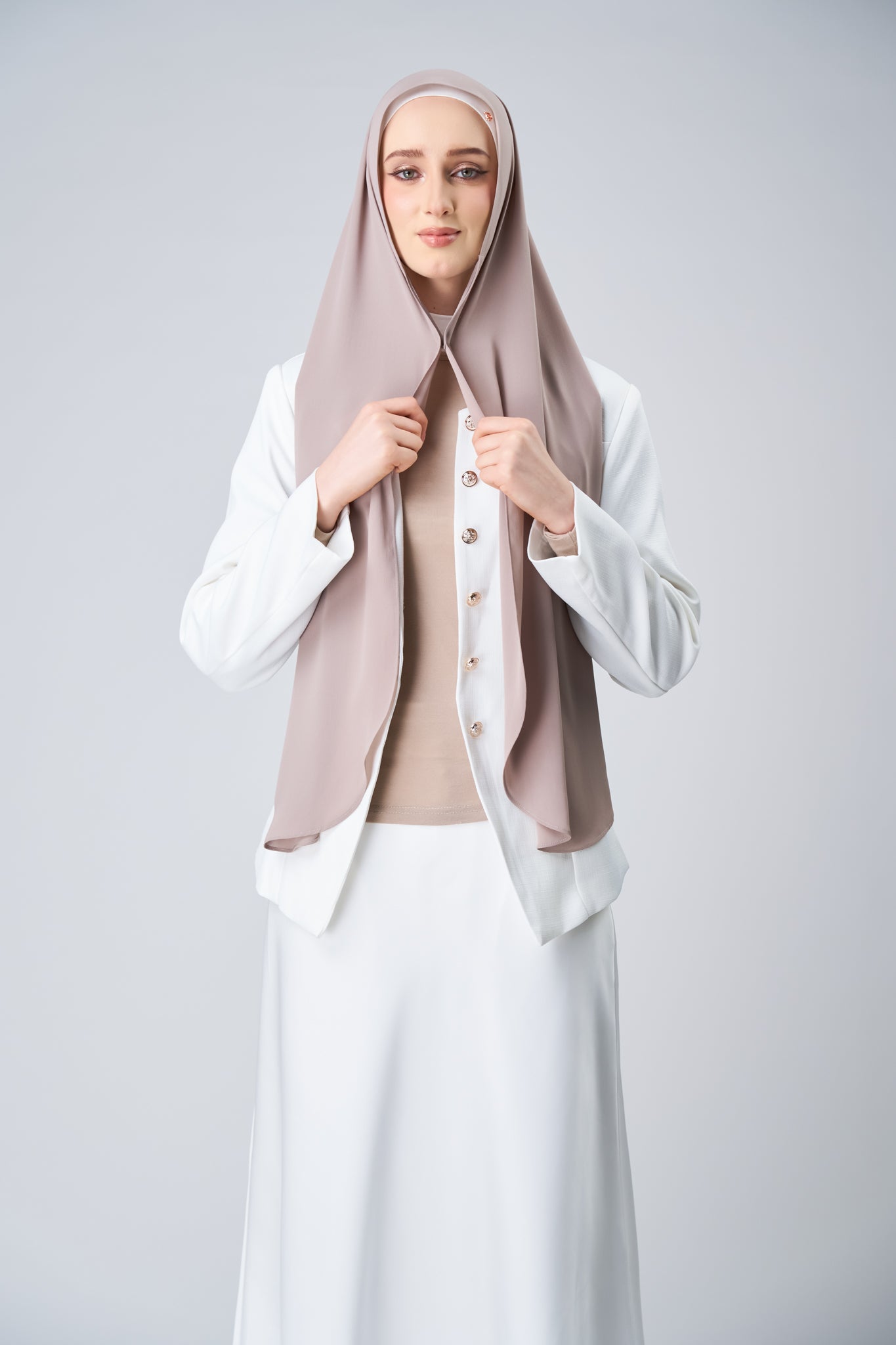 HoodX Curve in Taupe [Korean Chiffon]