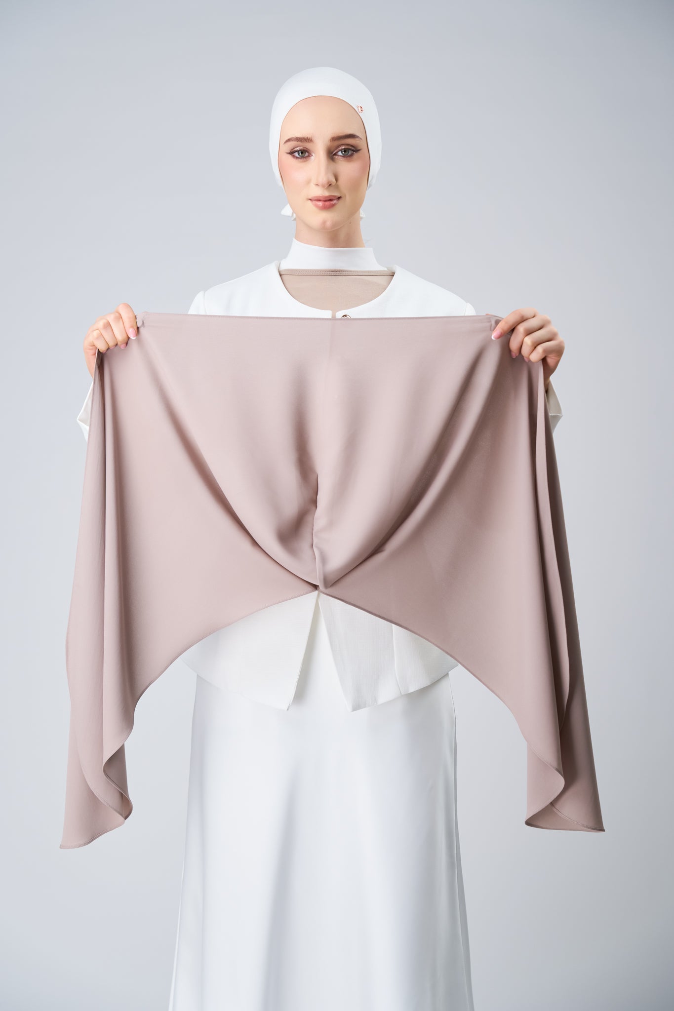 HoodX Curve in Taupe [Korean Chiffon]