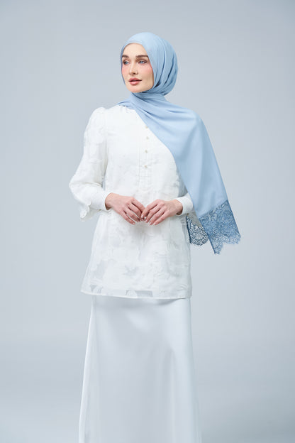 HoodX Lace in Dusty Blue