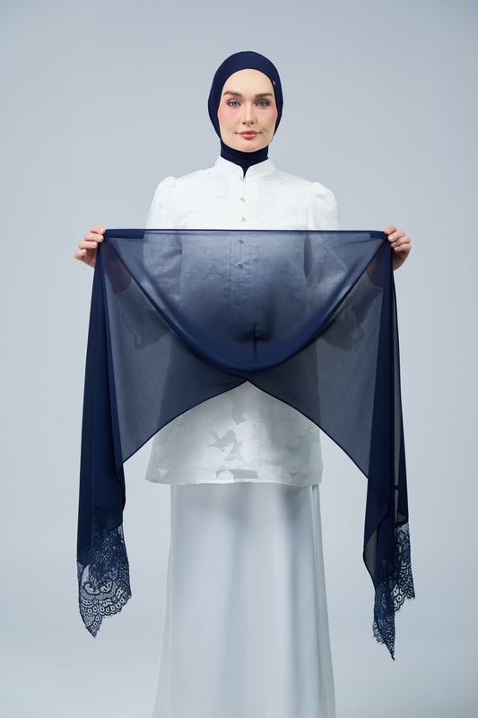 HoodX Lace in Navy