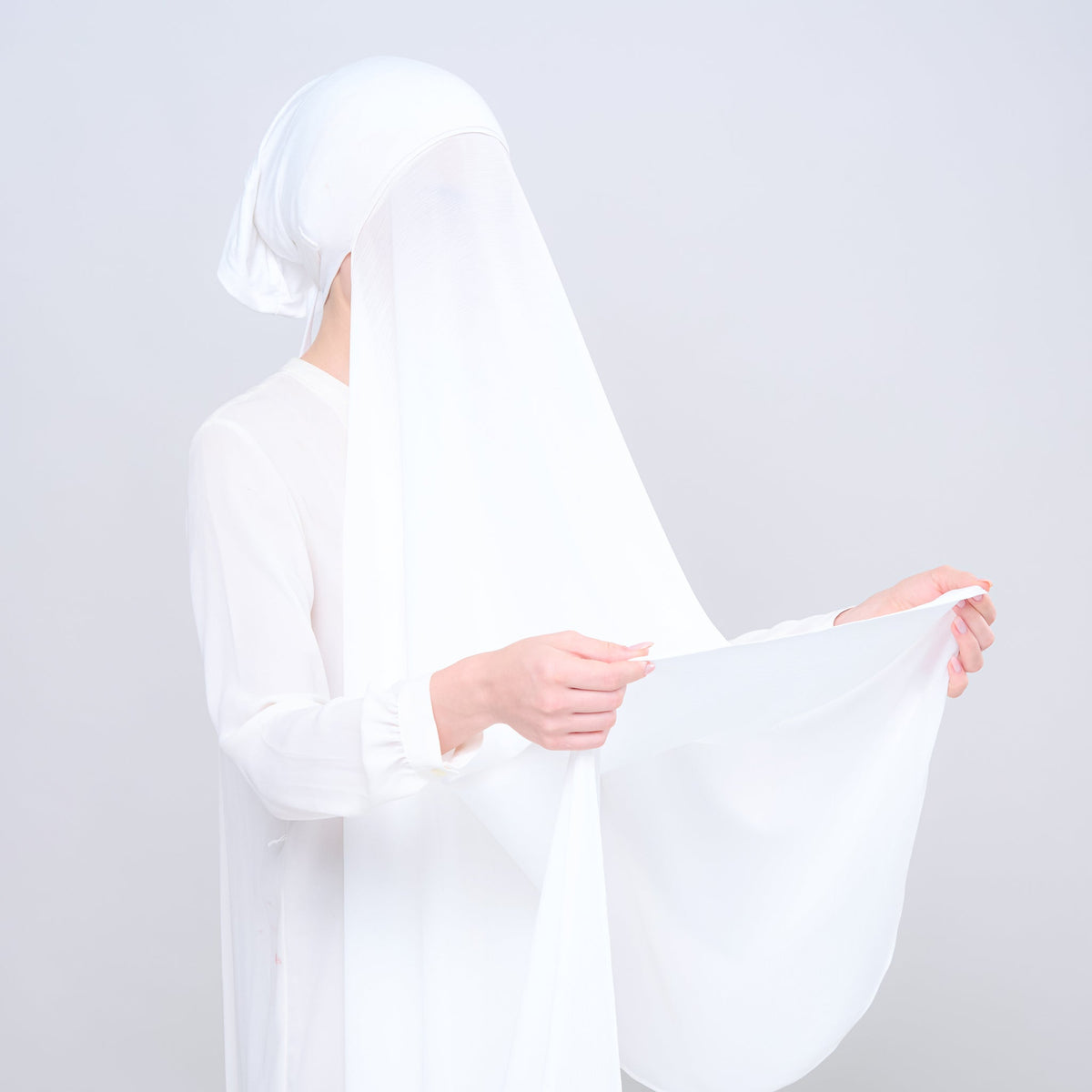 [As-Is] Semi-Instant 2IN1 Laura in Bridal White