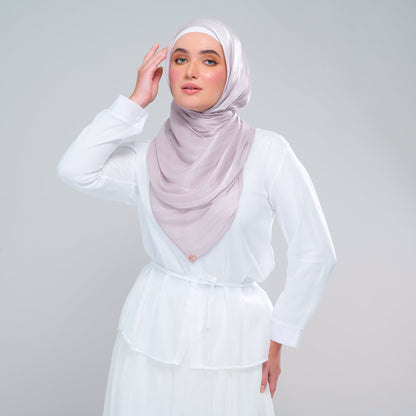 [As-Is] Raia Shawl | Ironless Shimmer in Classic Taupe