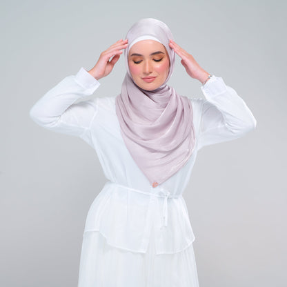 [As-Is] Raia Shawl | Ironless Shimmer in Classic Taupe