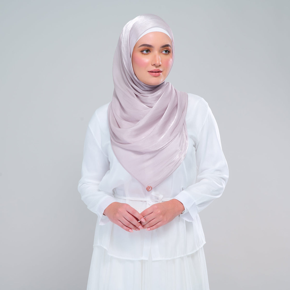 [As-Is] Raia Shawl | Ironless Shimmer in Classic Taupe