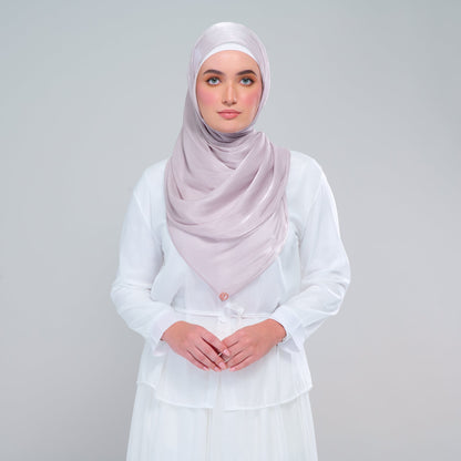 [As-Is] Raia Shawl | Ironless Shimmer in Classic Taupe