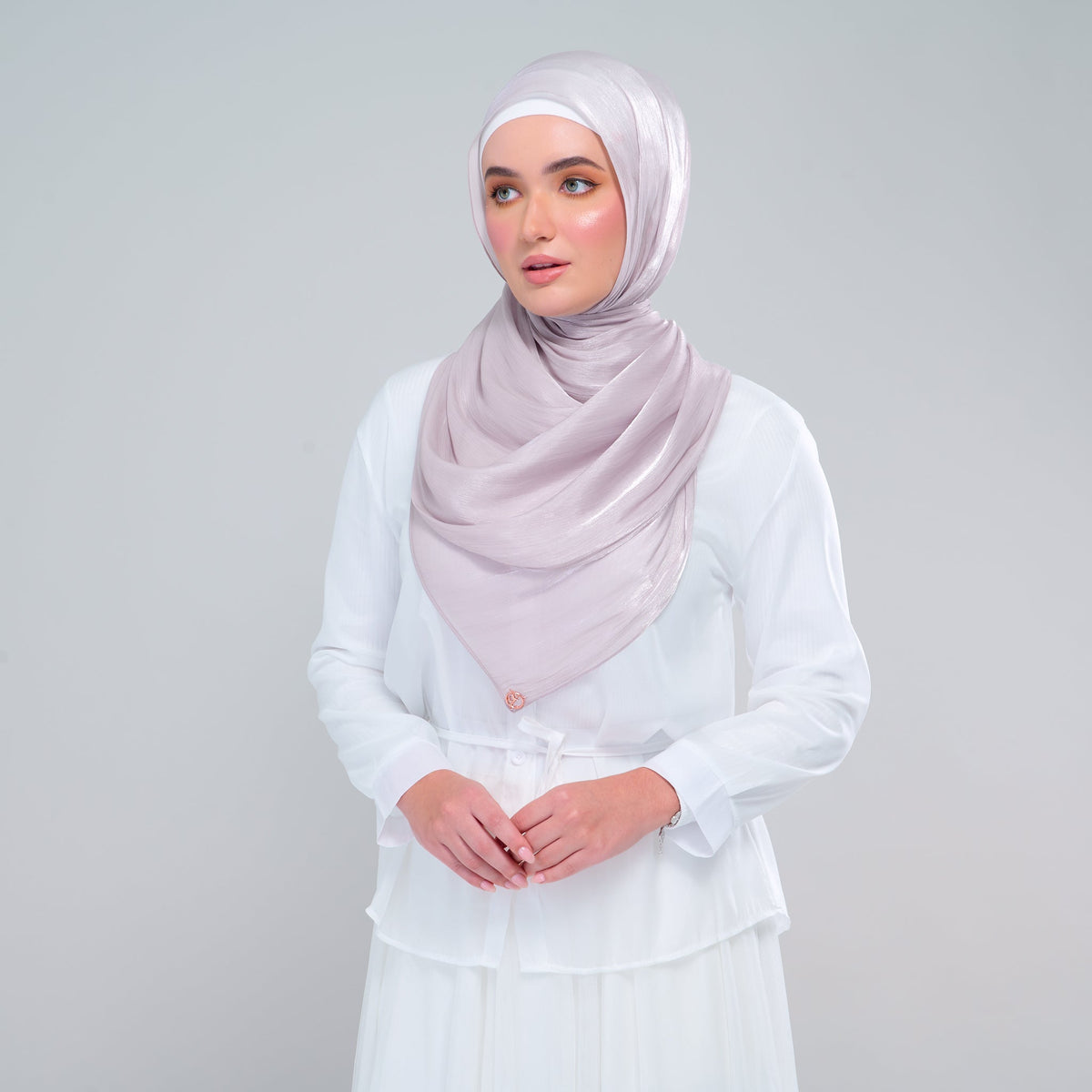 [As-Is] Raia Shawl | Ironless Shimmer in Classic Taupe