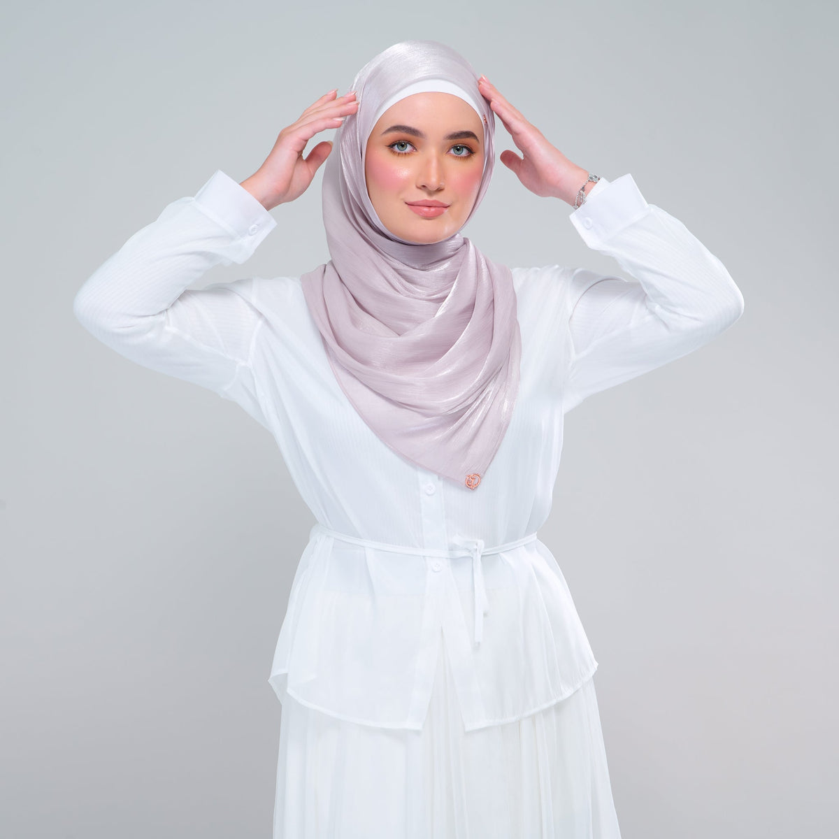 [As-Is] Raia Shawl | Ironless Shimmer in Classic Taupe