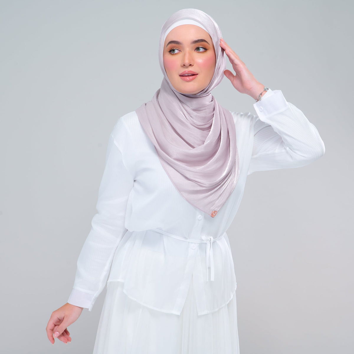 [As-Is] Raia Shawl | Ironless Shimmer in Classic Taupe
