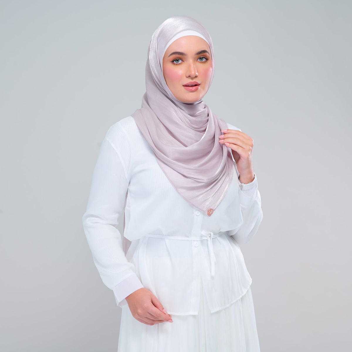 [As-Is] Raia Shawl | Ironless Shimmer in Classic Taupe