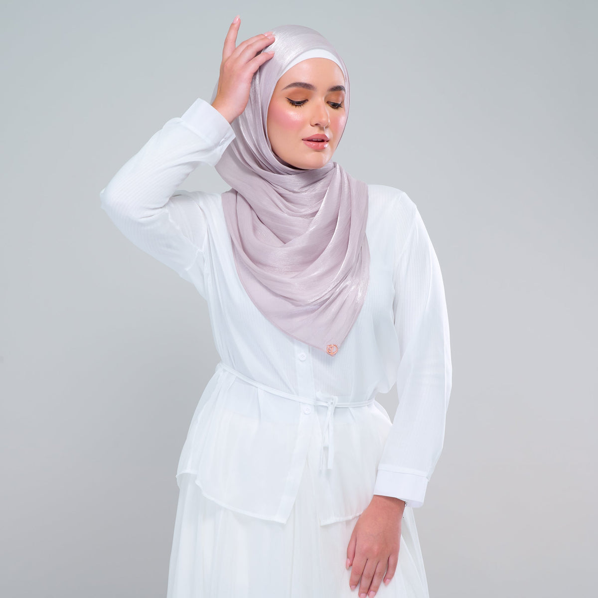 [As-Is] Raia Shawl | Ironless Shimmer in Classic Taupe