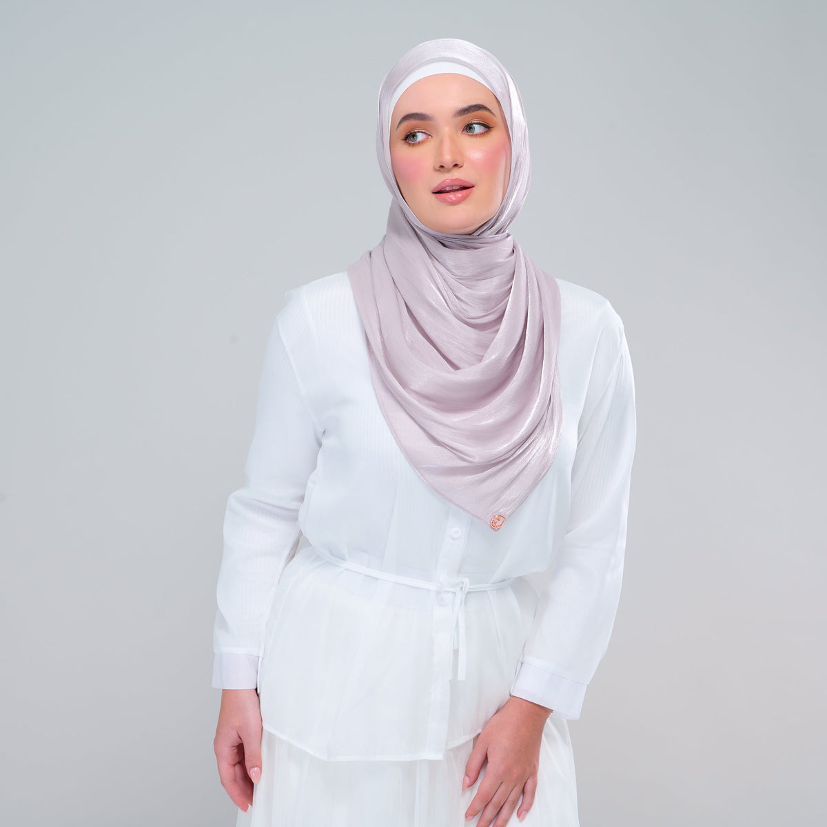 [As-Is] Raia Shawl | Ironless Shimmer in Classic Taupe