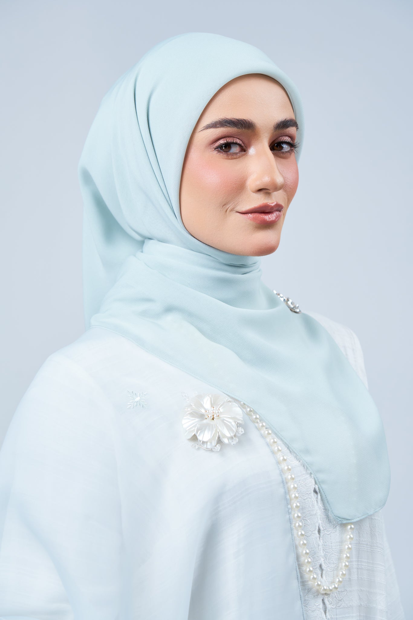 Rhea Bawal in Embun [Light Tiffany]