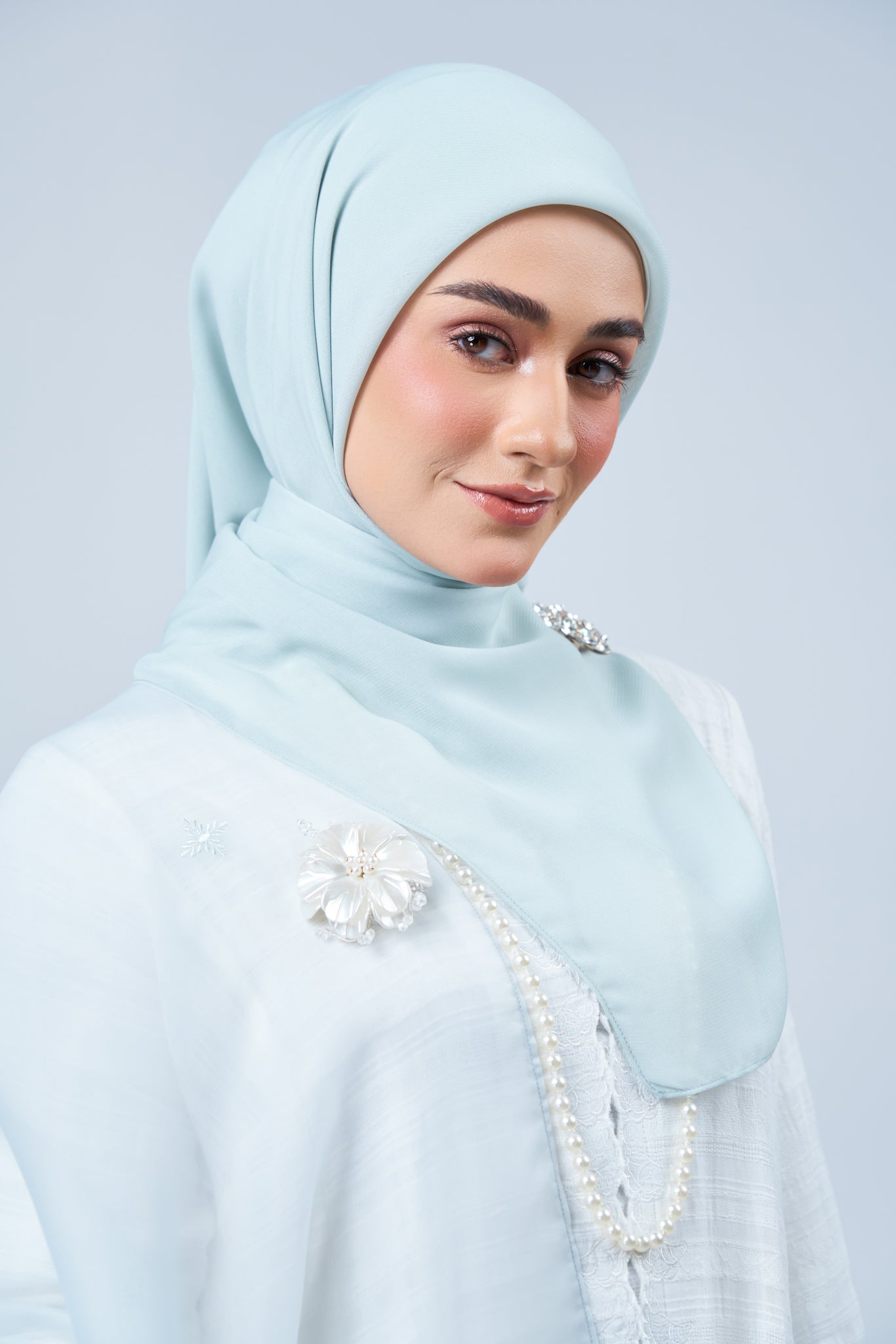 Rhea Bawal in Embun [Light Tiffany]