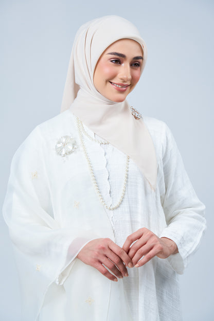 Selendang Rhea Raya Set in Kaseh [Oatmilk]