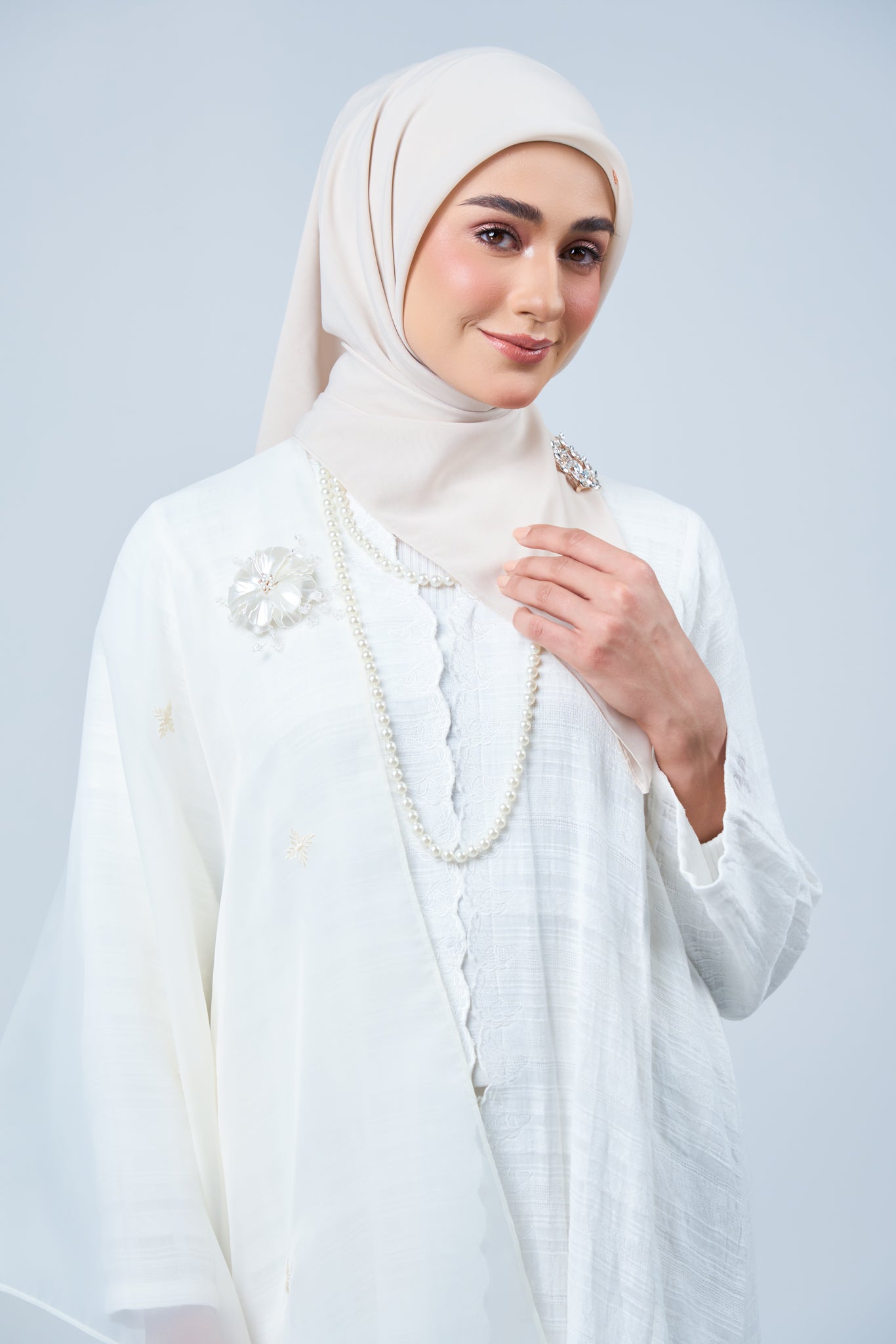 Selendang Rhea Raya Set in Kaseh [Oatmilk]