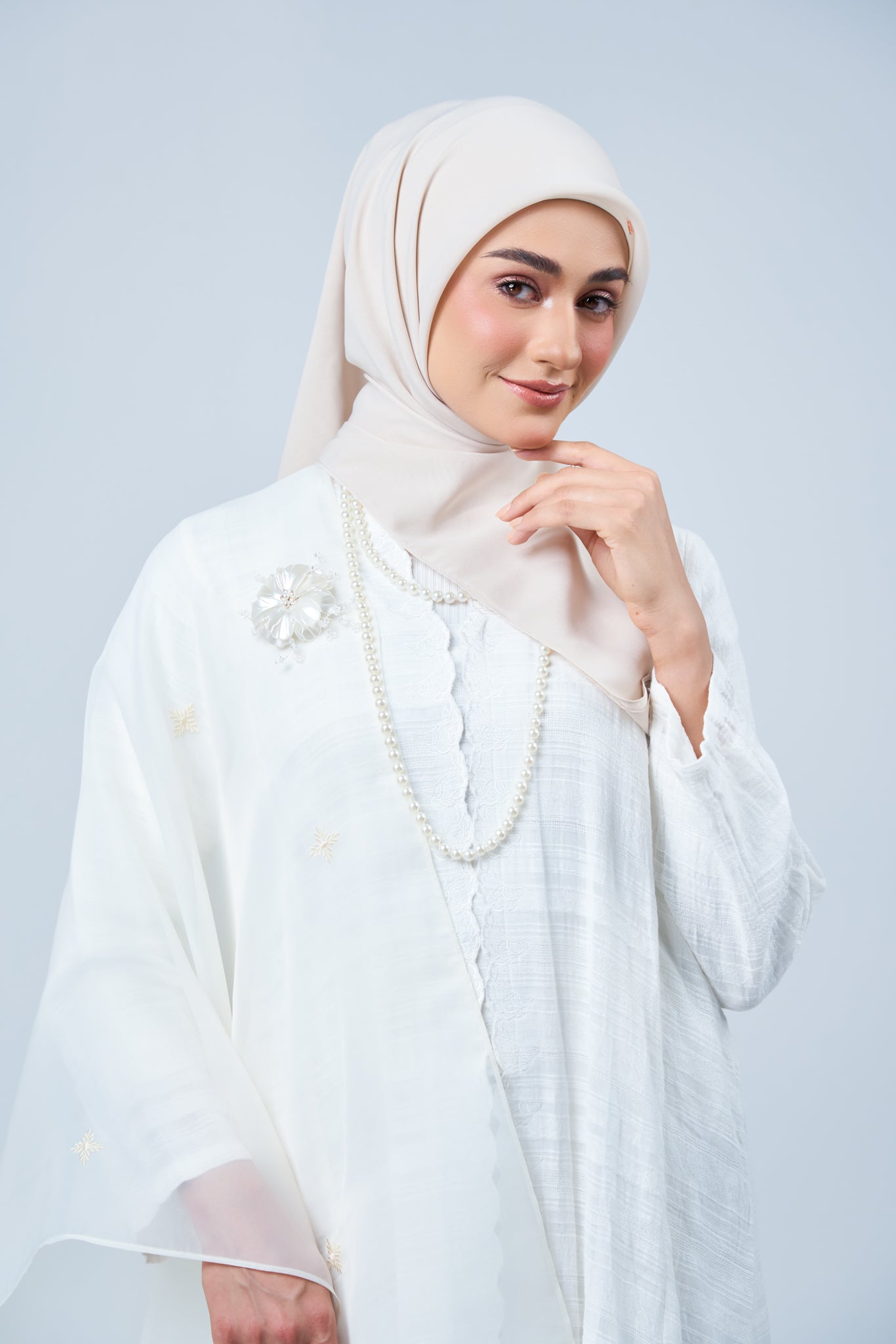 Selendang Rhea Raya Set in Kaseh [Oatmilk]