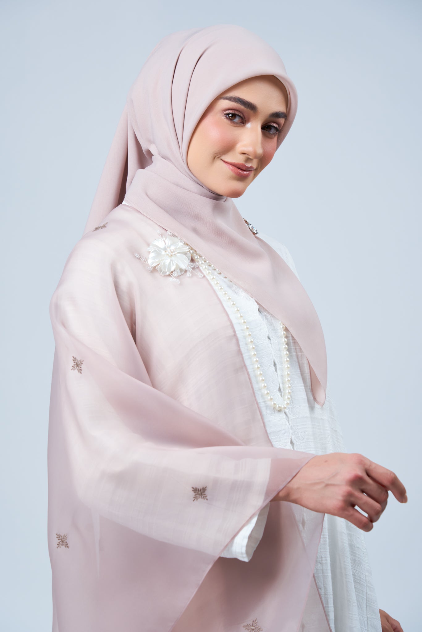 Selendang Rhea in Ratna [Ash]