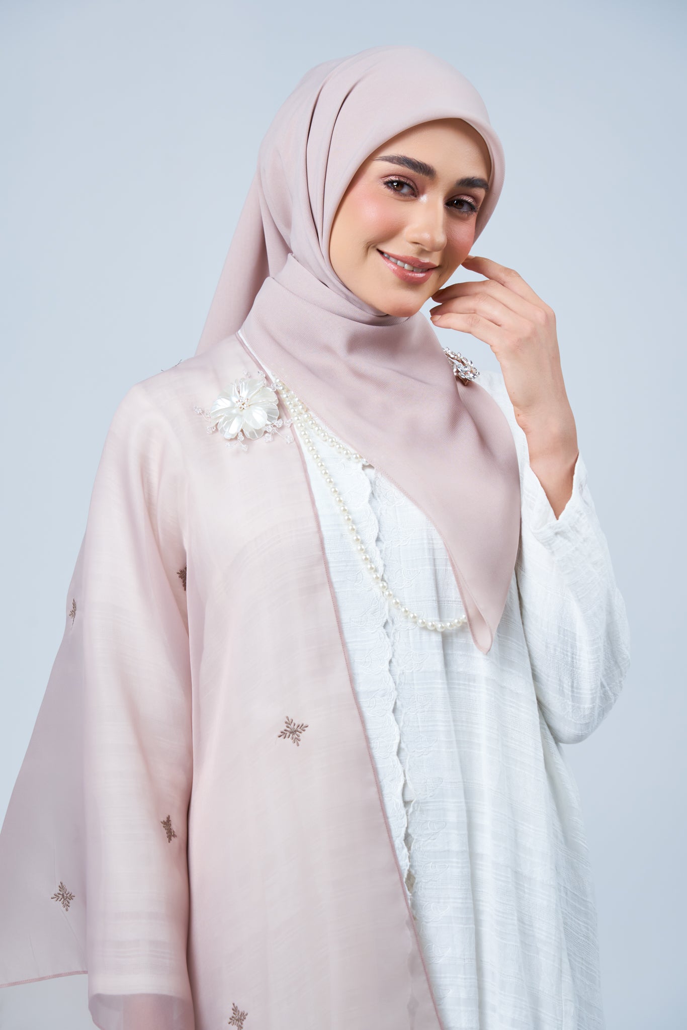 Selendang Rhea in Ratna [Ash]