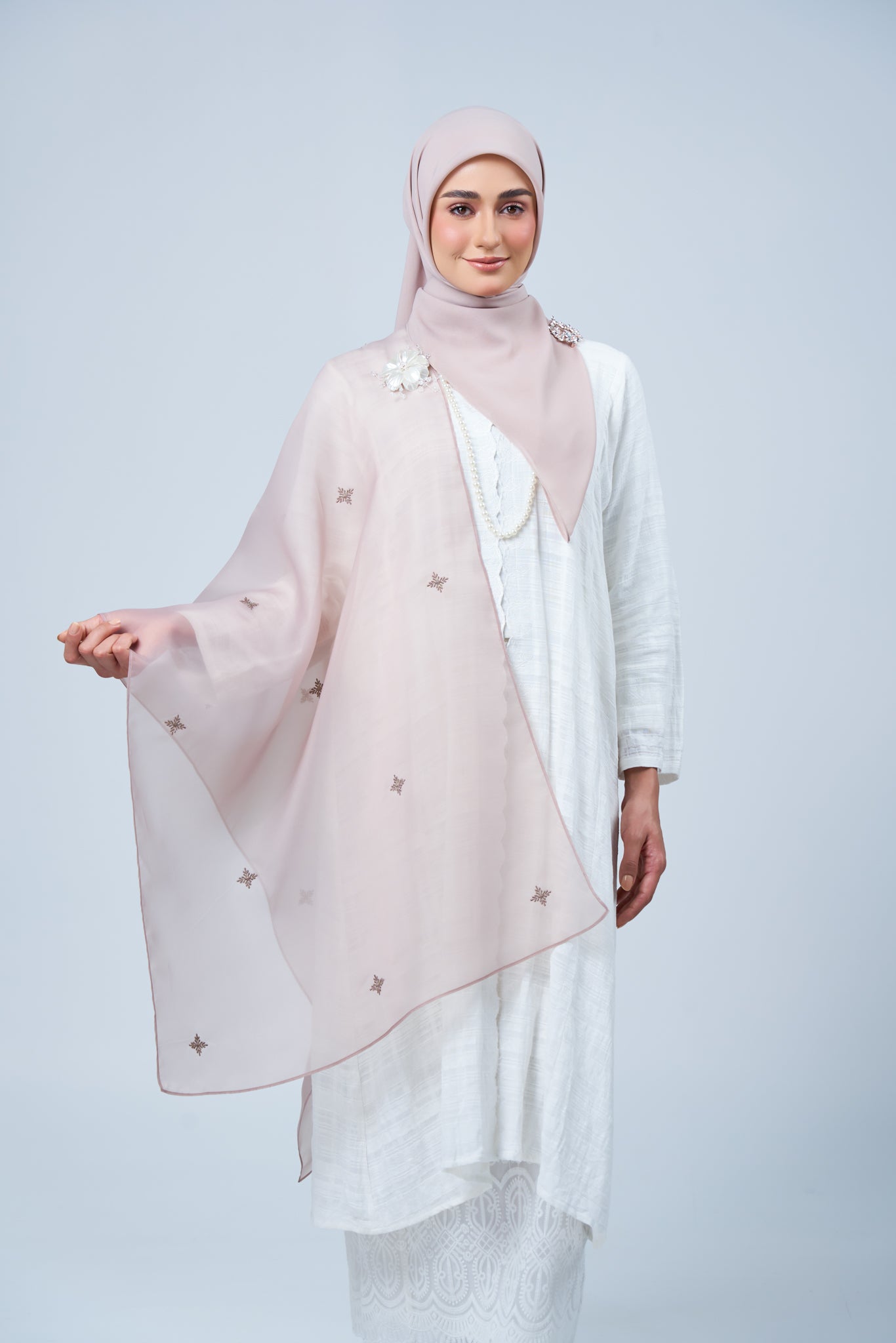 Selendang Rhea in Ratna [Ash]