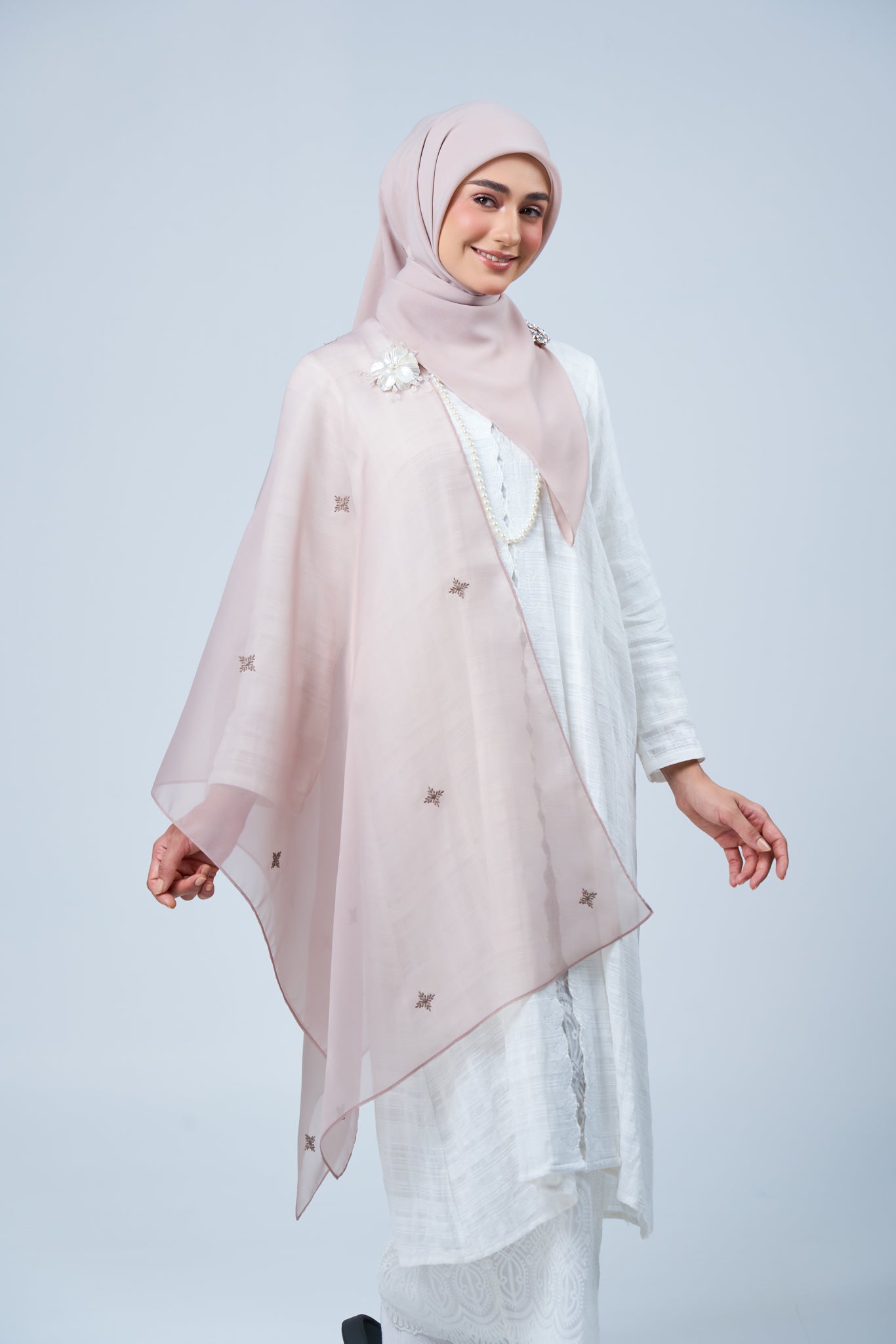 Selendang Rhea in Ratna [Ash]